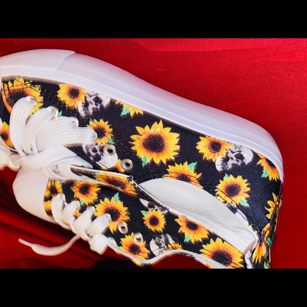 Hot topic shoes